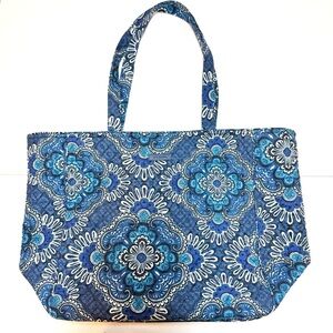 NWOT Vera Bradley Blue‎ Floral Shoulder Tote BagInside Pockets